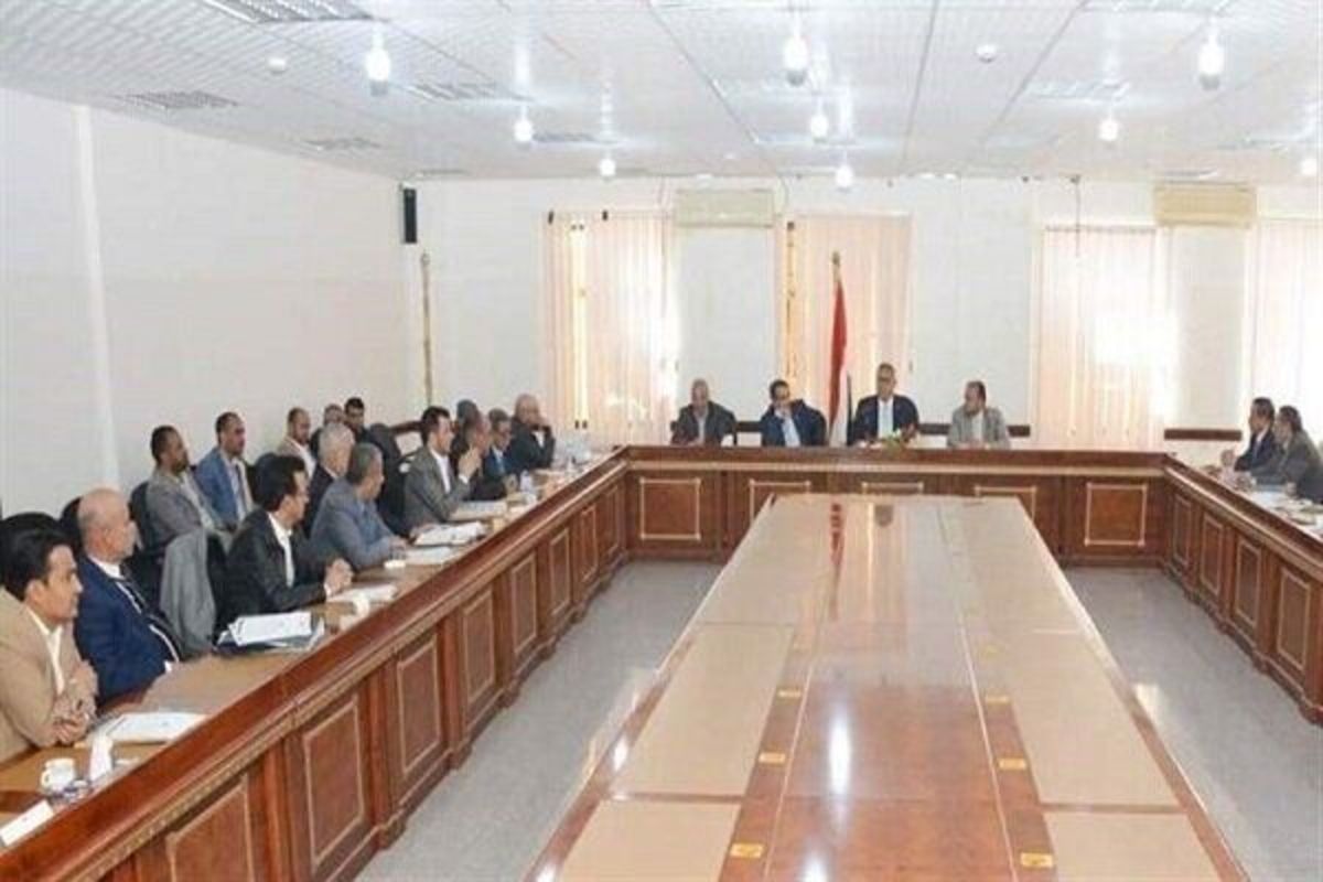 دولت صنعا: ائتلاف متجاوز مسؤول ادامه حملات به یمن و محاصره آن است