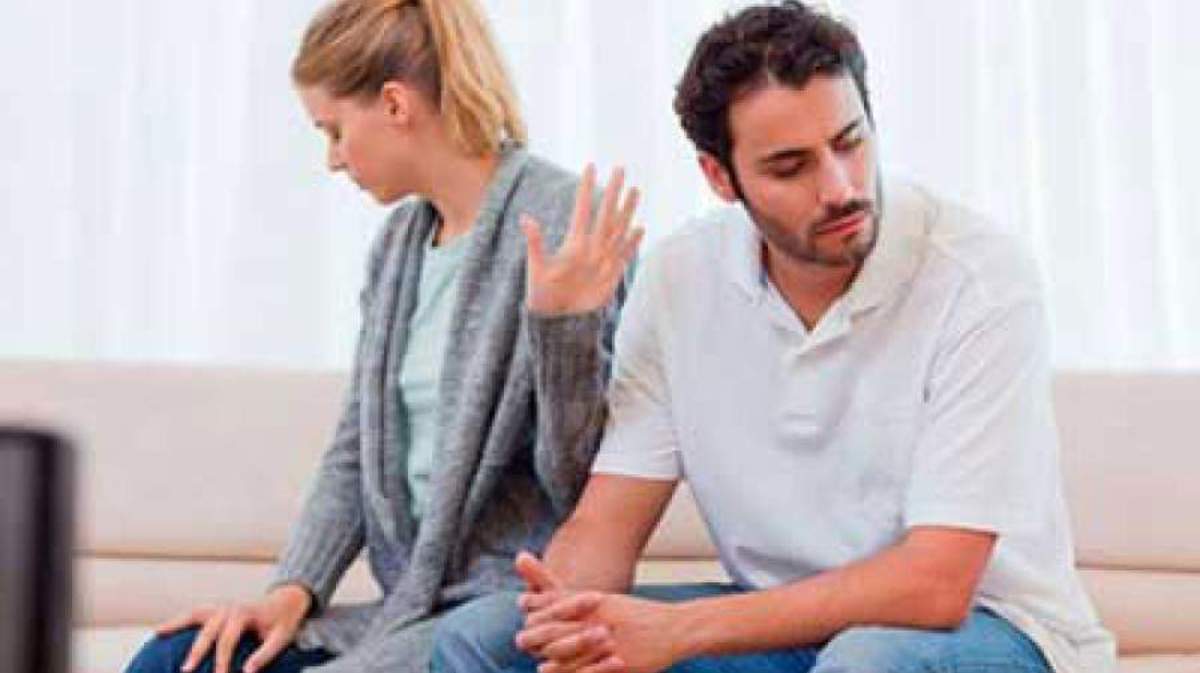 از خودم بدم می‌آید، چون شوهرم ژست دانای کُل بودن می‌گیرد!