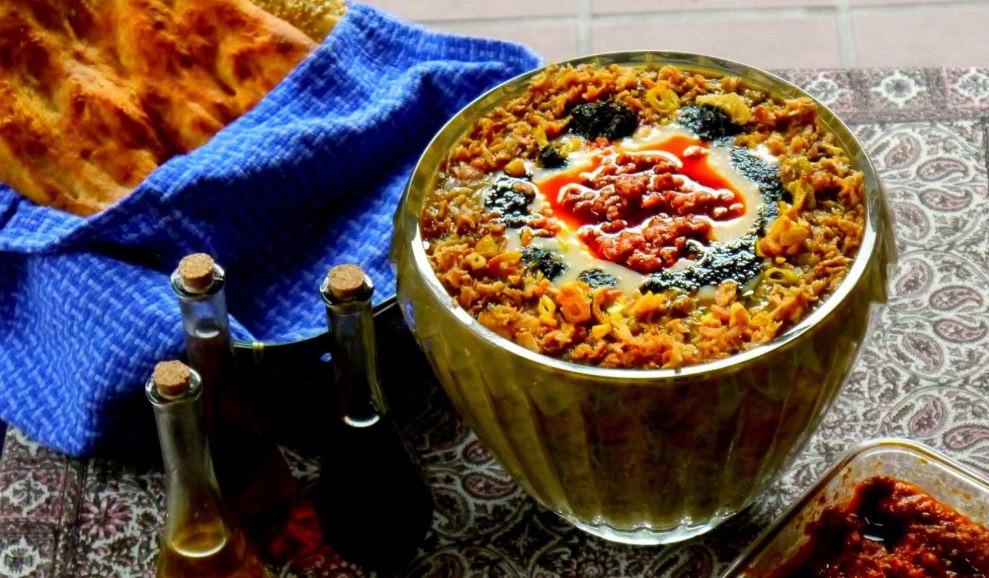 دستور پخت آش سنتی شله قلمکار برای مراسم‌های مذهبی