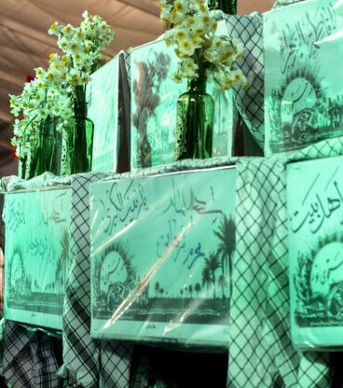 آغاز تشییع پیکر‌های پاک ۲۰۰ شهید گمنام دفاع مقدس در تهران