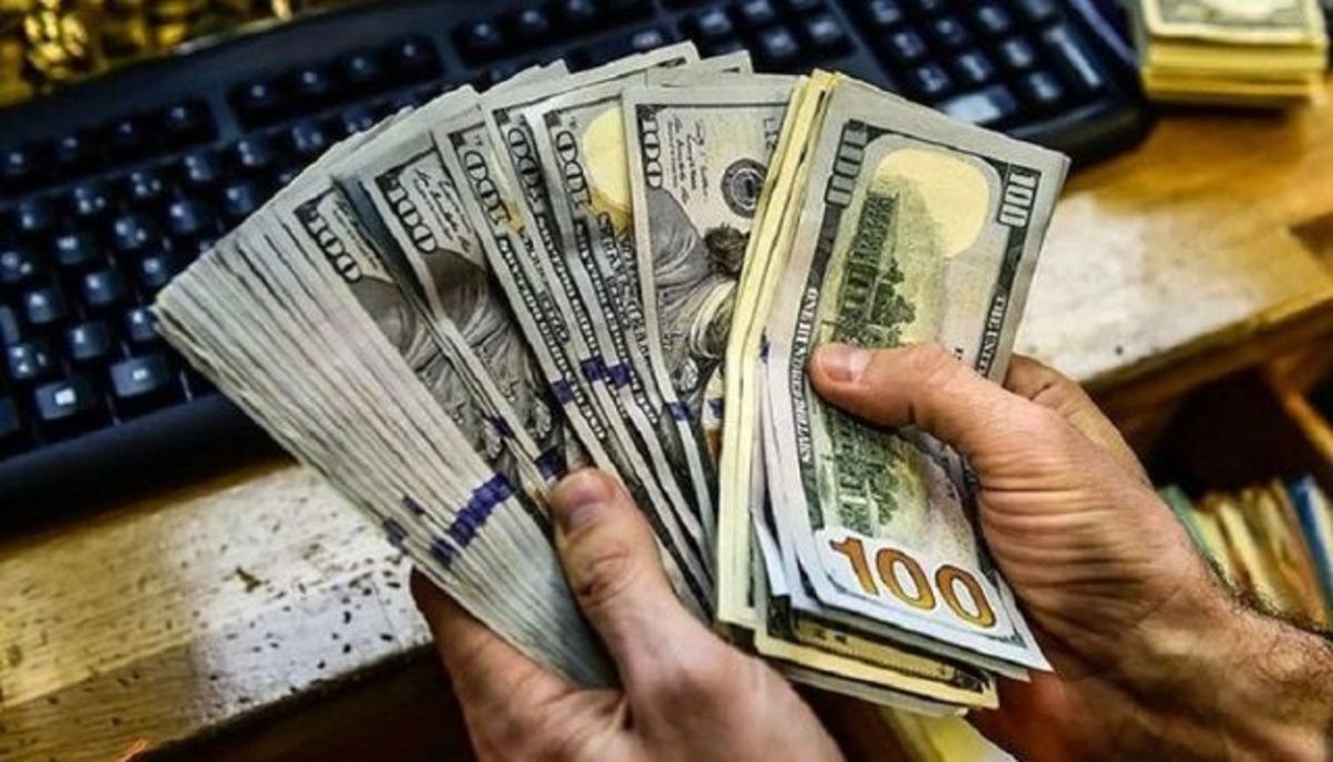 قیمت‌سازی دلار در روز تعطیل!