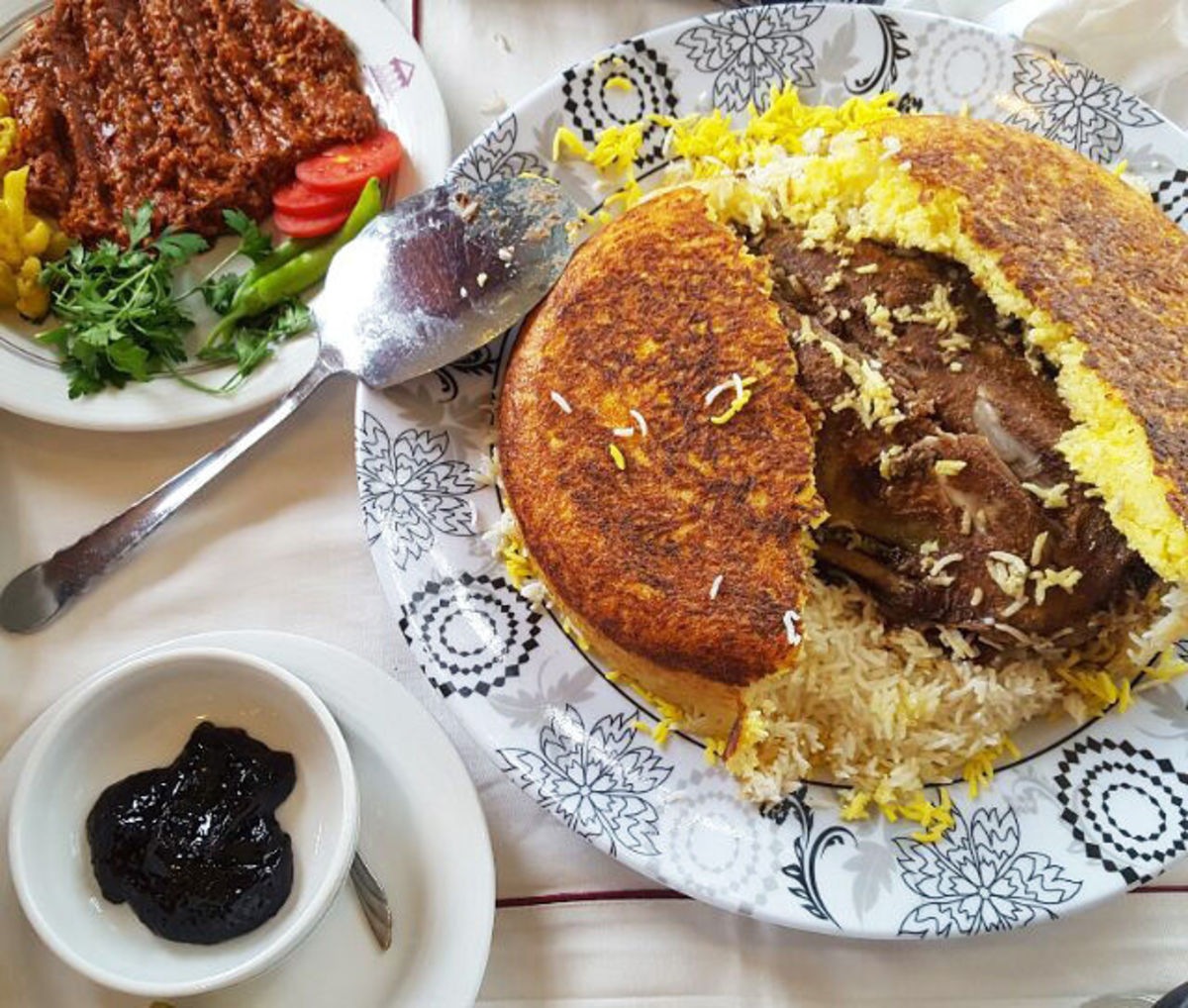 دستور پخت باسترما پلو؛ غذای اصیل آذربایجانی