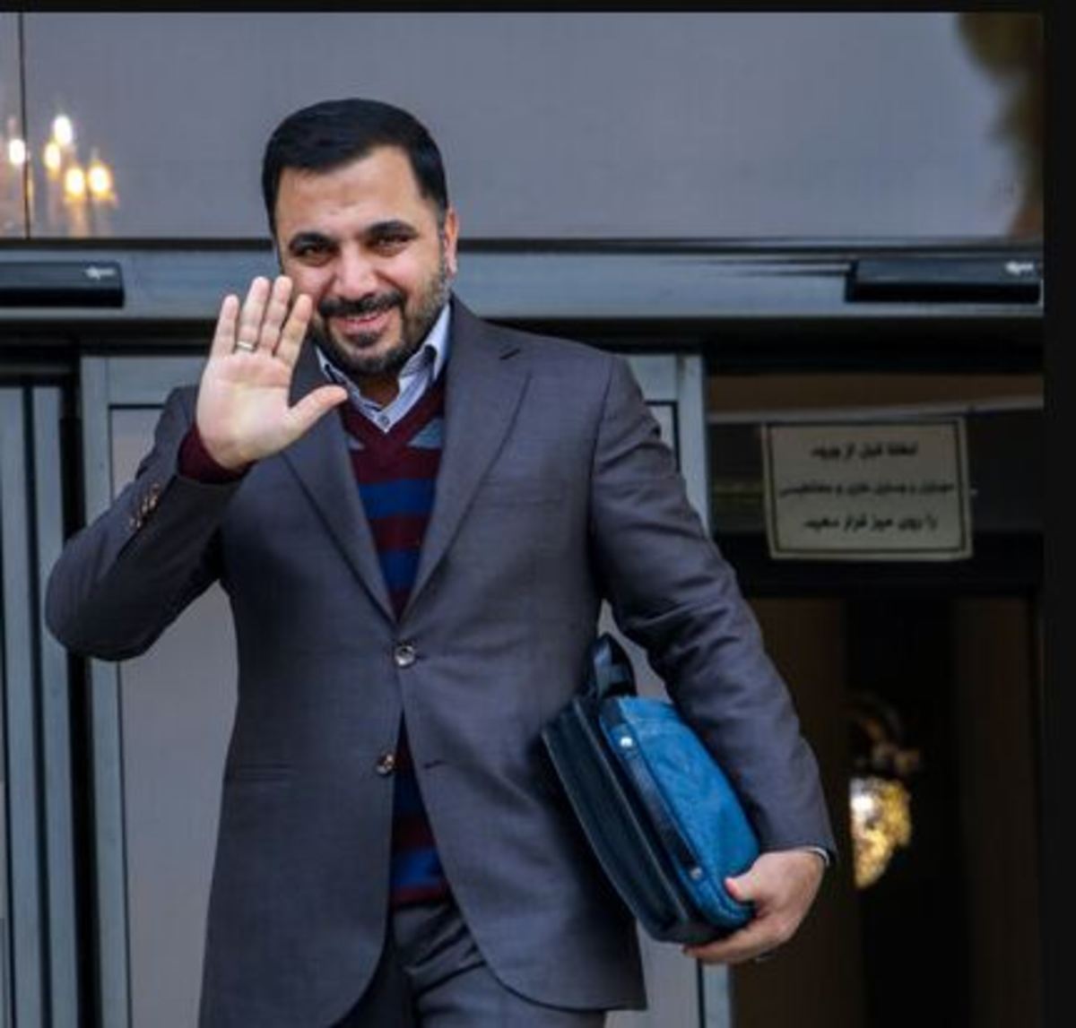 استقبال مشروط وزیر ارتباطات از فعالیت استارلینک در ایران