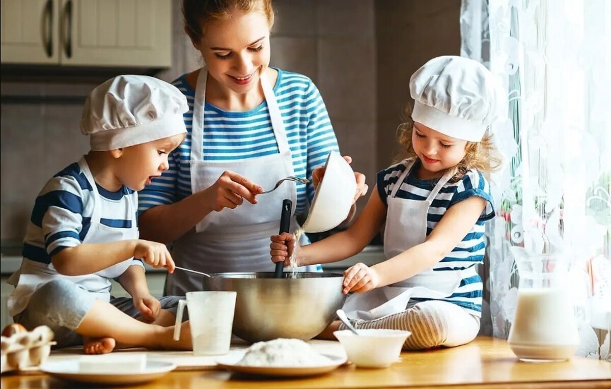 افزایش تمرکز و مسئولیت پذیری در کودکان با همکاری در آشپزی