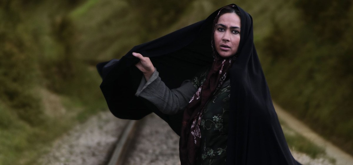 عرضه اینترنتی «انار‌های نارس» ساخته سال ۱۳۹۲ / آرزو بچه‌دار شدن انسی و ذبیح
