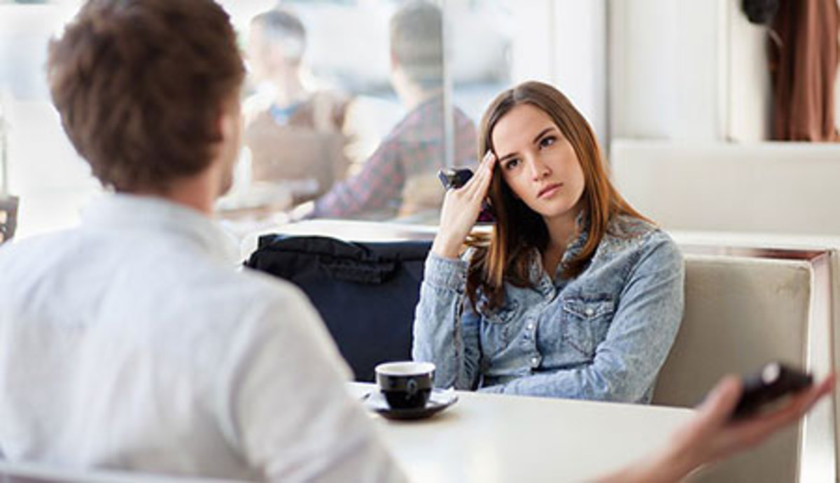 آن اتفاق تلخ را به خواستگارم بگویم یا نه؟