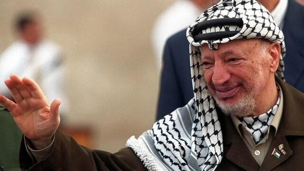 افشای اسنادی از تلاش بوش پسر برای تغییر یاسر عرفات در اوج انتفاضه دوم