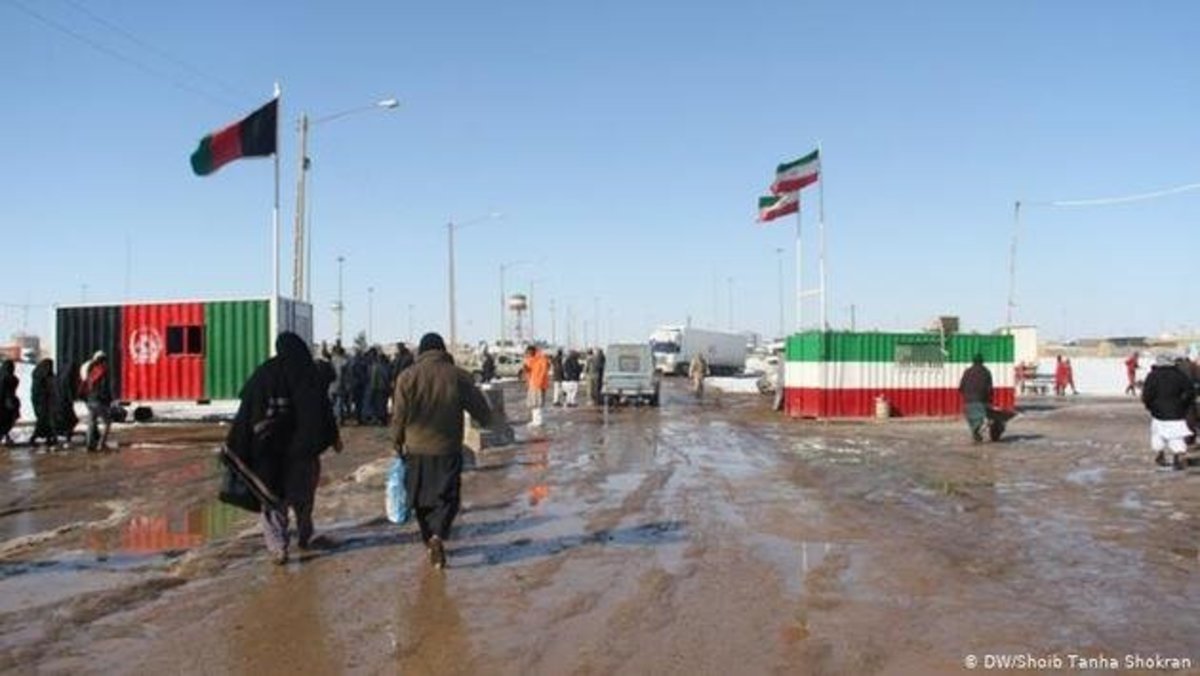 توزیع ۱۱۲ پک بهداشتی و غذایی بین پناهجویان نیازمند افغانستانی