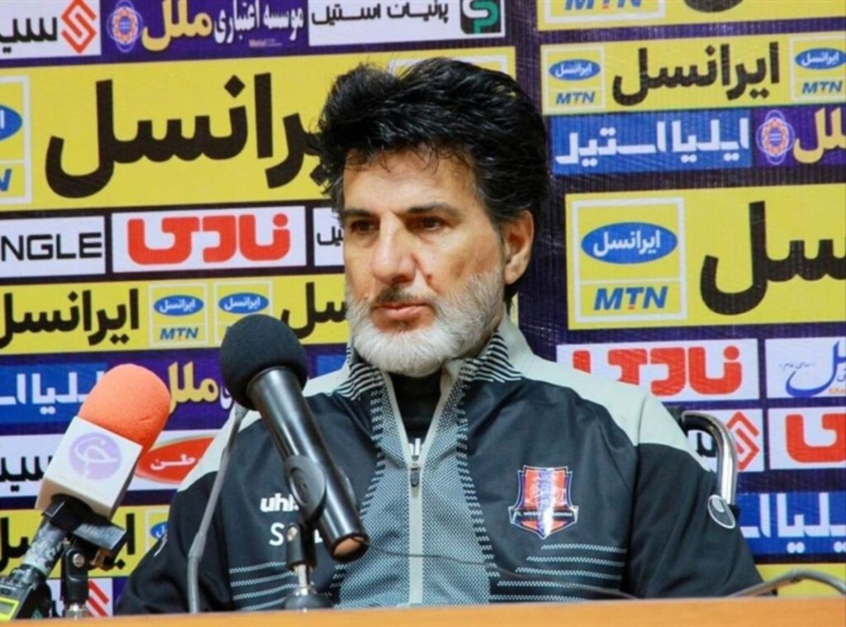 بیانی: طرف از لغات انگلیسی استفاده می‌کند که بگوید با سواد است!