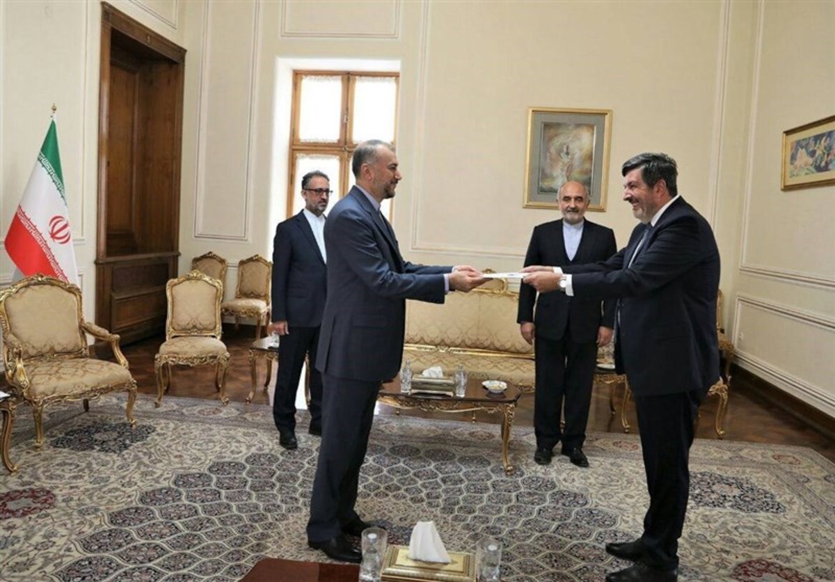 سفیر جدید اروگوئه رونوشت استوارنامه خود را تقدیم امیرعبداللهیان کرد