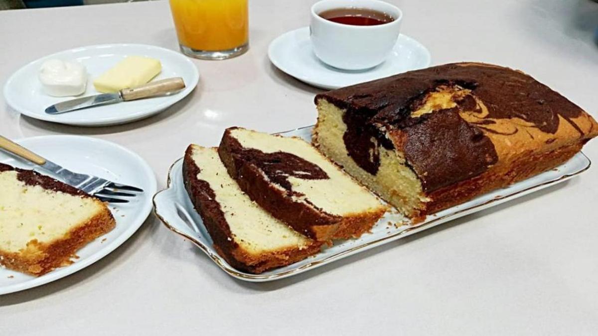 با این روش یه کیک شکلاتی عالی و خوش طعم برای عصرانه درست کنید