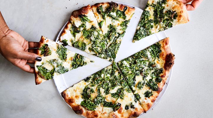 تهیه پیتزا در منزل اقتصادی‌تر است یا سفارش آن از رستوران؟