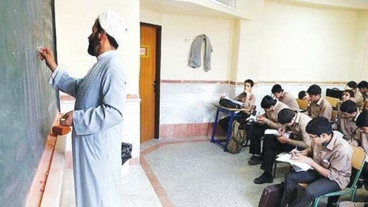 فعالیت ۱۰۰ مربی 