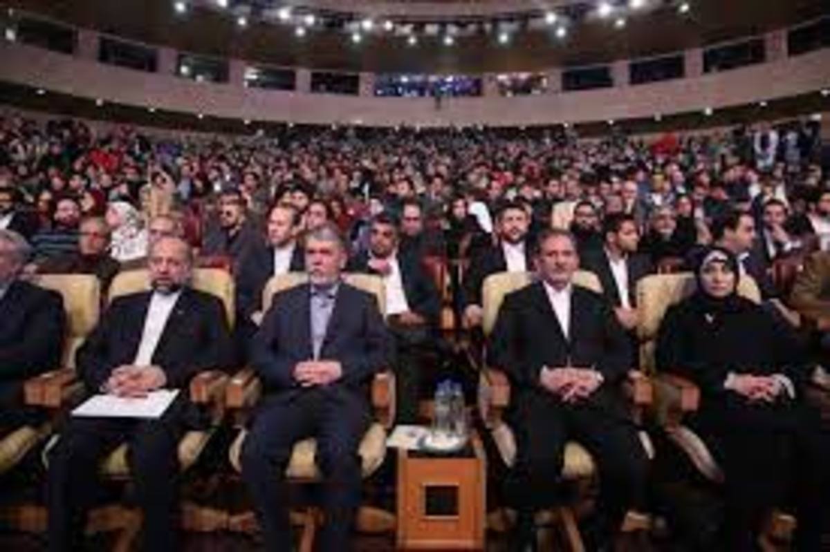 همه آنچه در اختتامیه جشنواره فیلم فجر گذشت؟ / «سینما تحریم‌شدنی نیست»