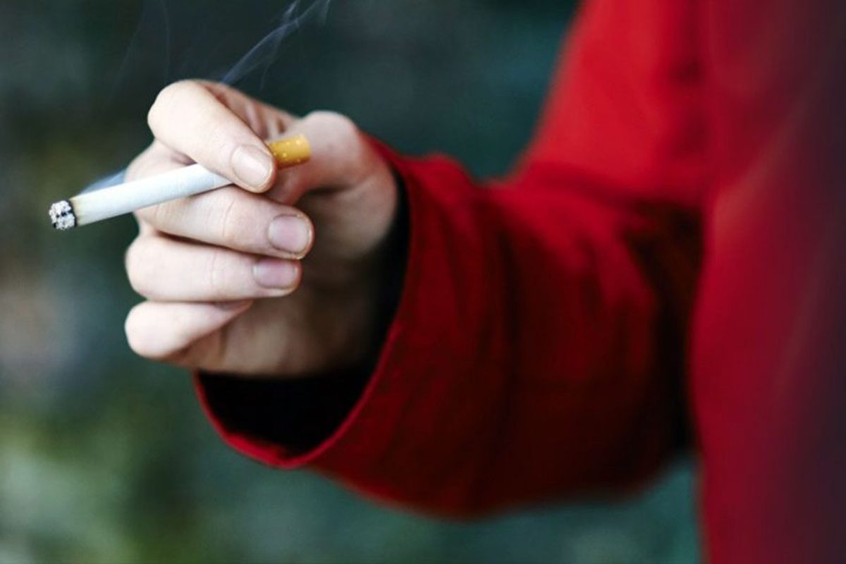 چطور مچ خانمم را موقع سیگارکشیدن بگیرم؟