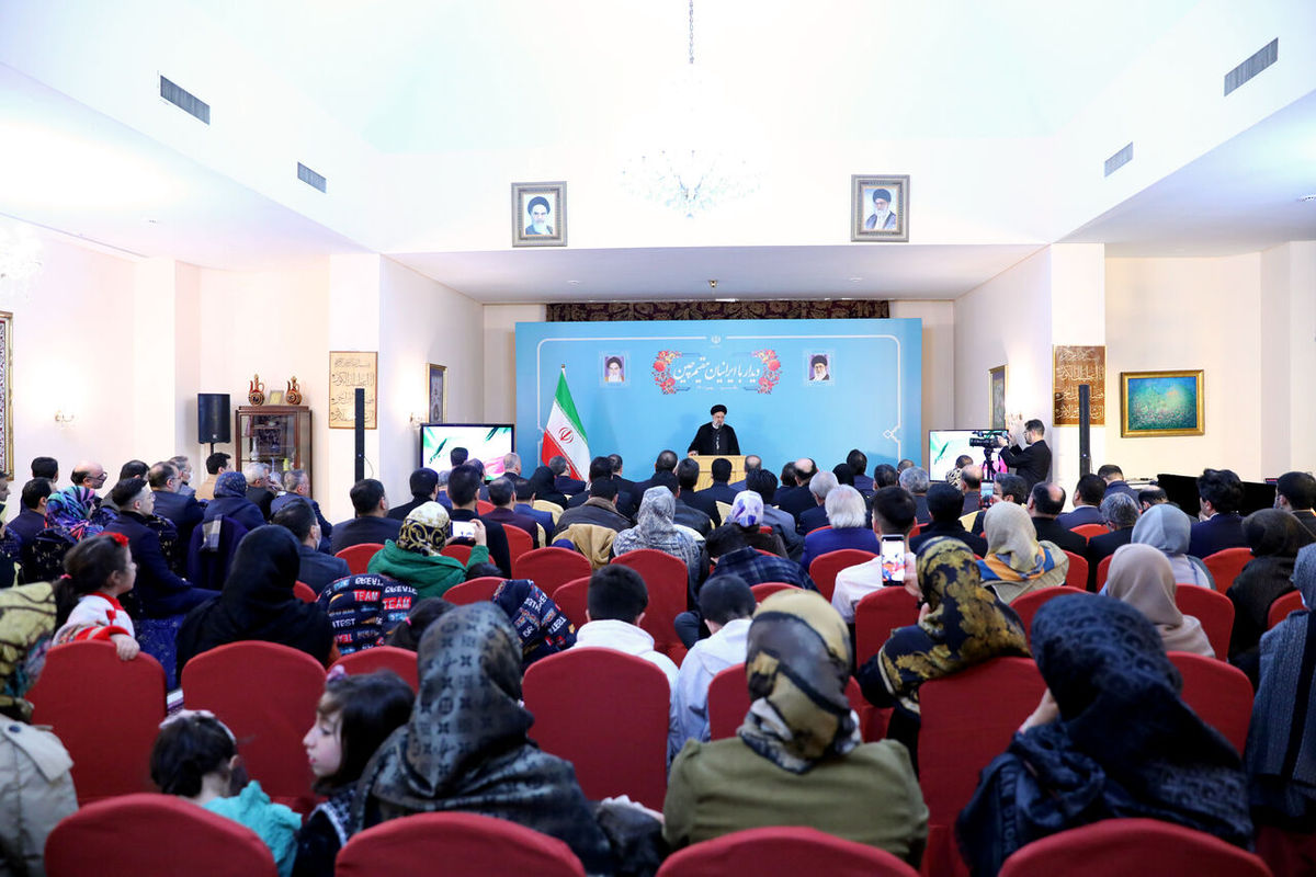 آیت‌الله رئیسی: تاسیس دفاتر تجاری ایران در کشور‌های مختلف با جدیت دنبال شود