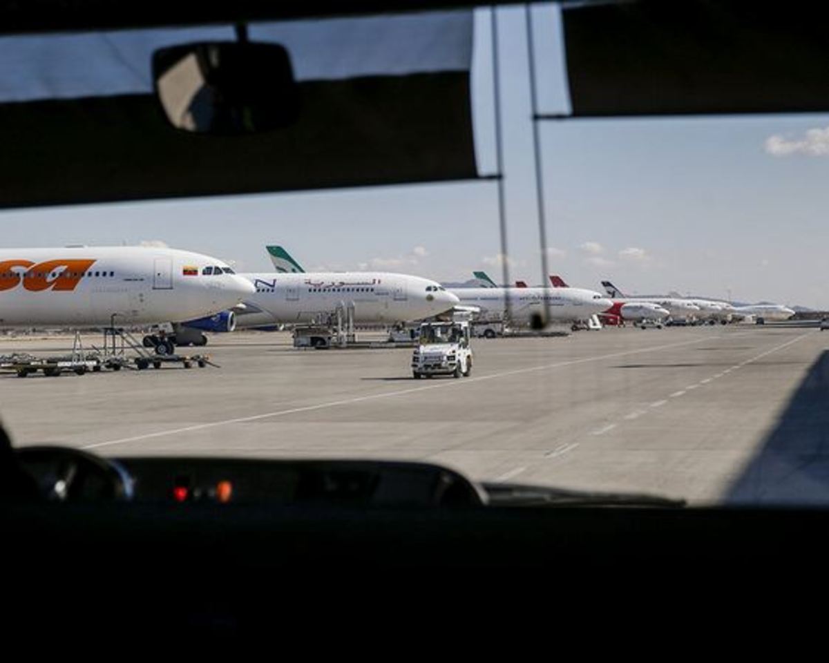 وزیر راه: ایرلاین‌ها اطلاع‌رسانی و تکریم مسافر را در دستور کار قرار دهند