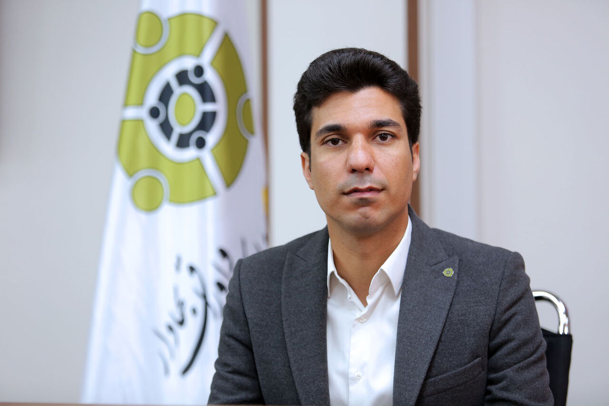 سرکوب قیمت خودرو به کام دلالان است/ سازوکار بورس کالا، منطقی‌ترین روش عرضه خودرو