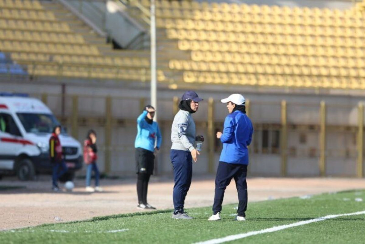 فوتبال بانوان اعتصاب کرد