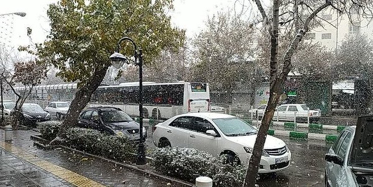 بارش برف در تهران آغاز شد