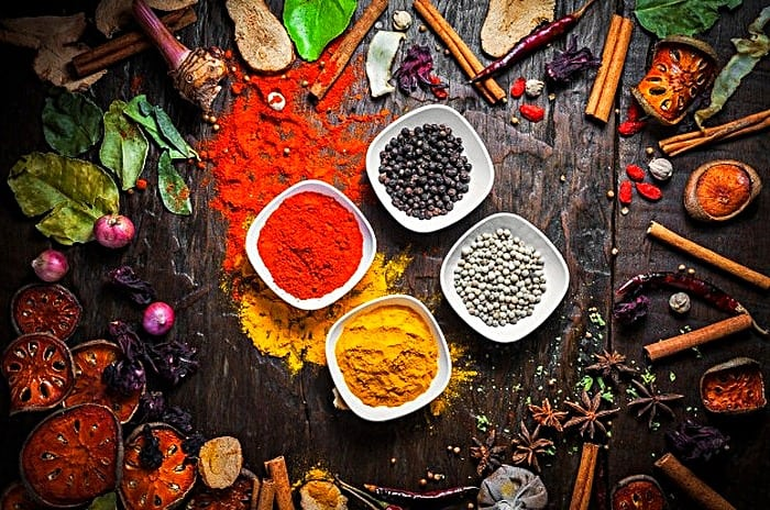 نکاتی درمورد نگهداری و استفاده از ادویه‌ها که شاید نمی‌دانستید