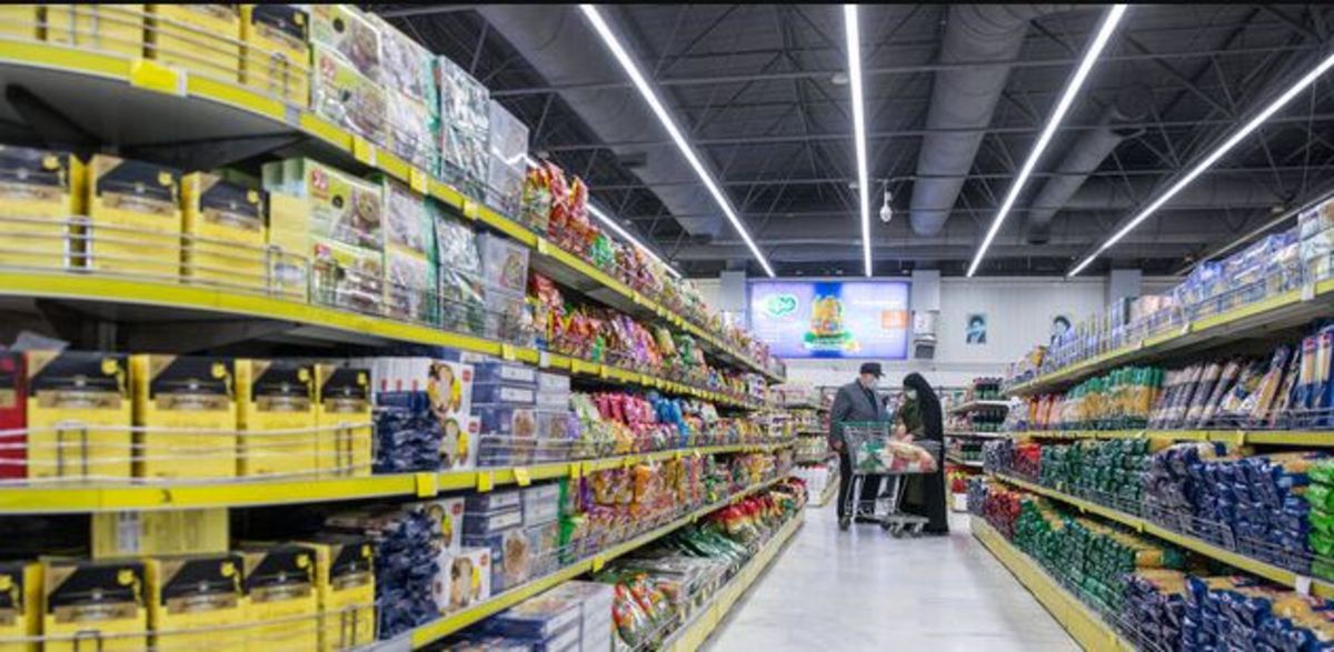 مشکلی در تامین کالا‌های اساسی نداریم/ تنظیم بازار گوشت گرم از طریق واردات