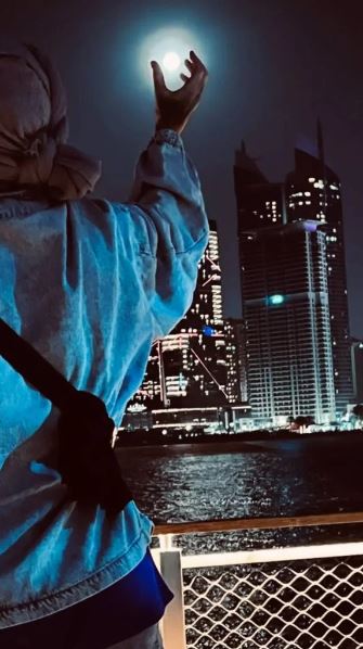 ماه امارات در مشت‌ سحر قریشی + عکس