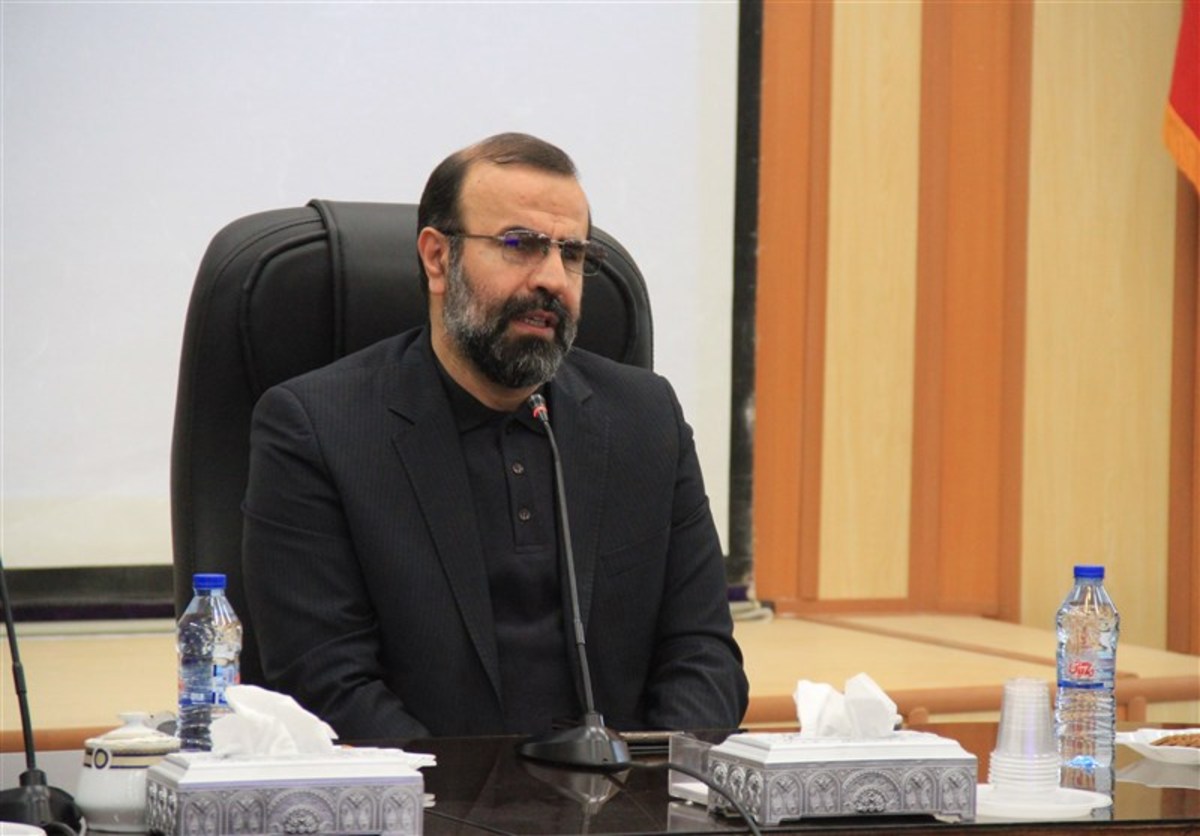 تاکید فرماندار قزوین بر شناسایی بستر‌های نفوذ دشمنان و برخورد قاطع با عوامل مسمومیت دانش‌آموزان