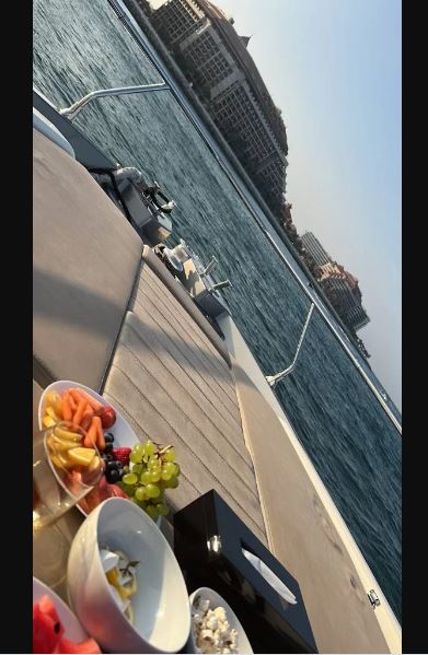 سحر قریشی قایق‌گردی فوق لاکچری خود عکس گذاشت