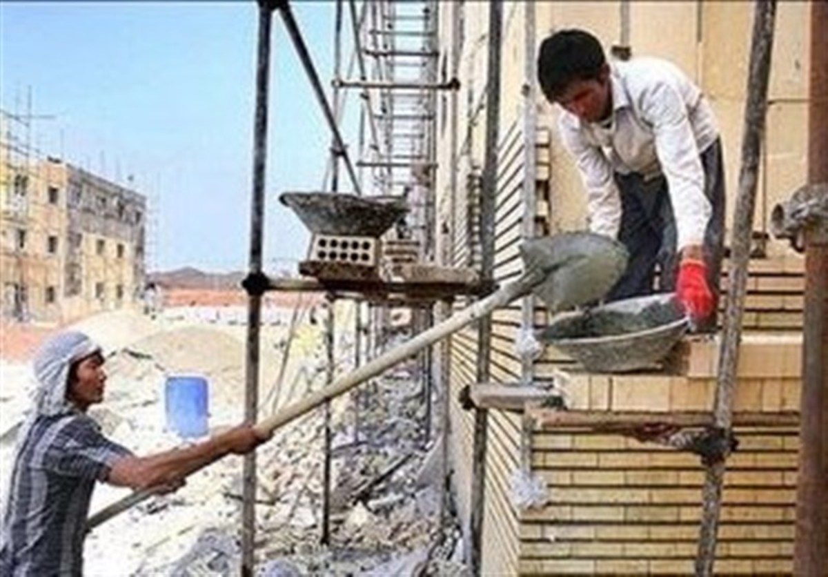 بخشنامه‌های جدید تامین اجتماعی بهانه‌ای برای بیمه نکردن کارگران ساختمانی