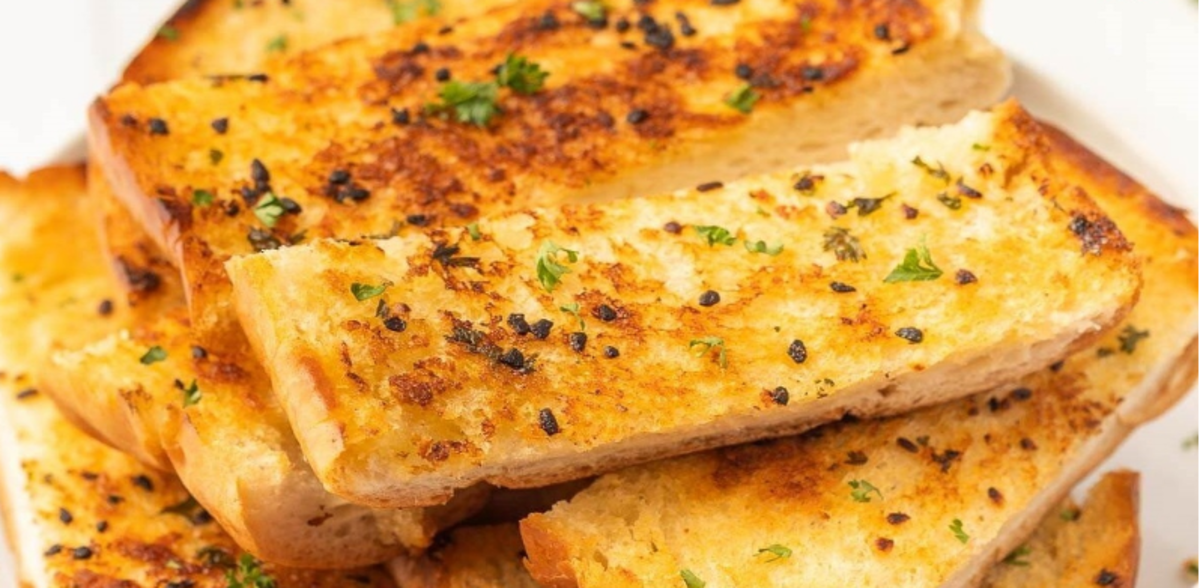 طرز تهیه نان سیر فست فودی و خوشمزه