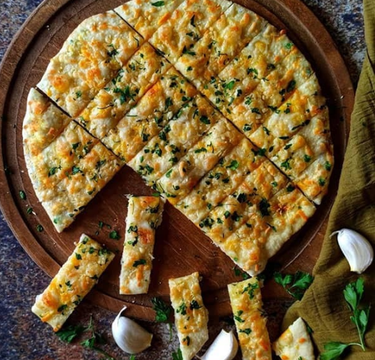 طرز تهیه نان سیر فست فودی و خوشمزه