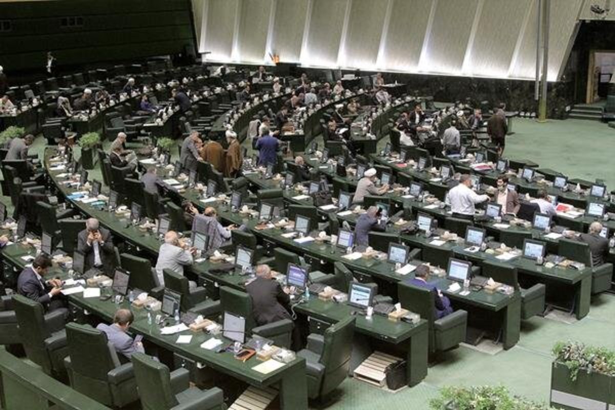 مجلس بر مصوبه خود درباره ساز و کار تخفیف مالیاتی برای مودیان خوداظهار در بودجه اصرار کرد