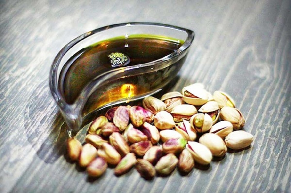 طرز تهیه روغن پسته و خواص معجزه آسای آن