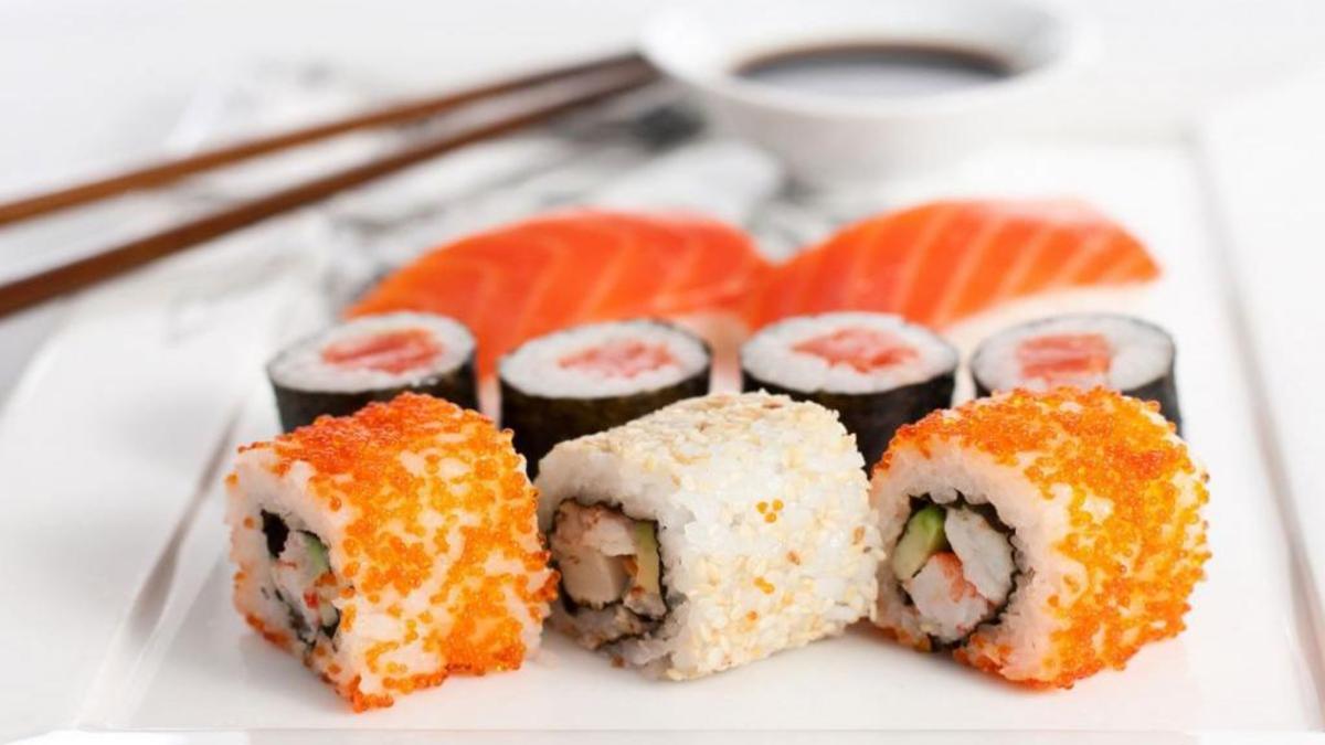با این روش یه سوشی خوشمزه و بی نظیر به سبک ژاپنی‌ها درست کنید