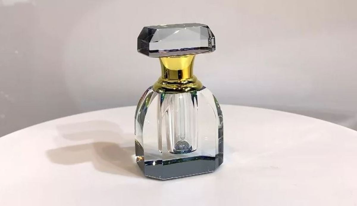 شیشه‌های خالی عطر با قیمت‌های فضایی و عجیب + عکس