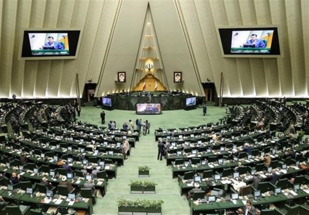 کرمی:‌ای کاش بازی شفافیت را آغاز نمی‌کردیم /آزادیخواه: عملکرد مجلس در بحث شفافیت عین شفافیت است