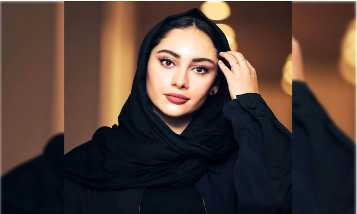 ترلان پروانه در حال پذیرایی خود با موهیتو