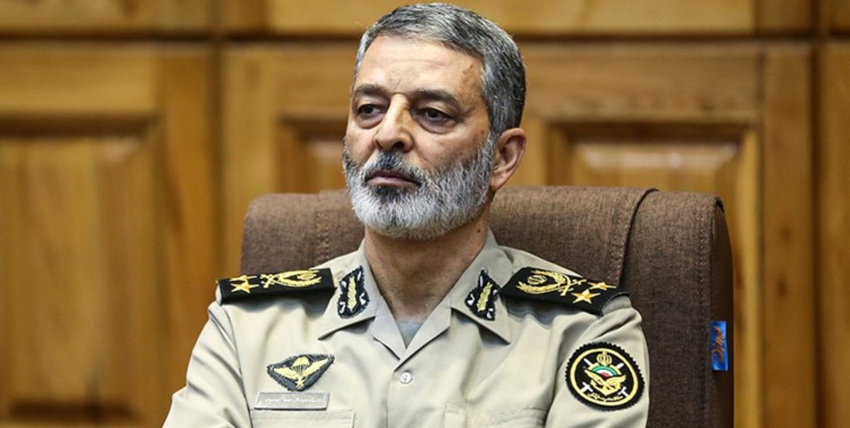 فرمانده کل ارتش: شهید قرنی با قدرت در مقابل تجزیه‌طلبان ایستاد