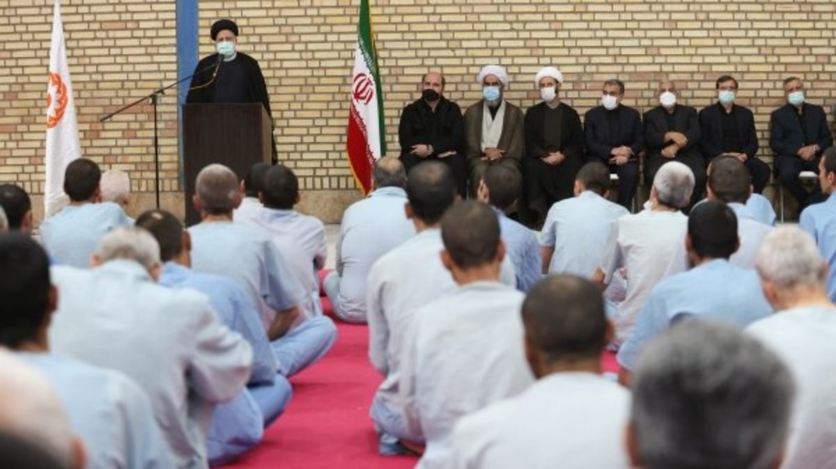 رییس جمهور:در شب‌های قدر قاطعانه تصمیم بگیرید تا دیگر سراغ مواد مخدر نروید