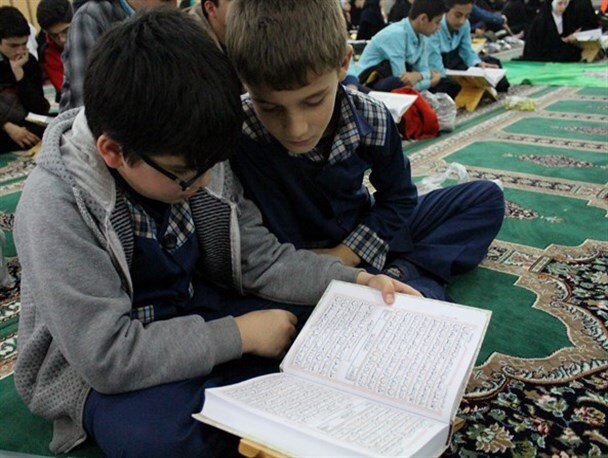 بسته تحولی آموزش و پرورش برای افزایش حافظان قرآن/ استفاده از ظرفیت کتب درسی در مسابقات قرآن دانش‌آموزی