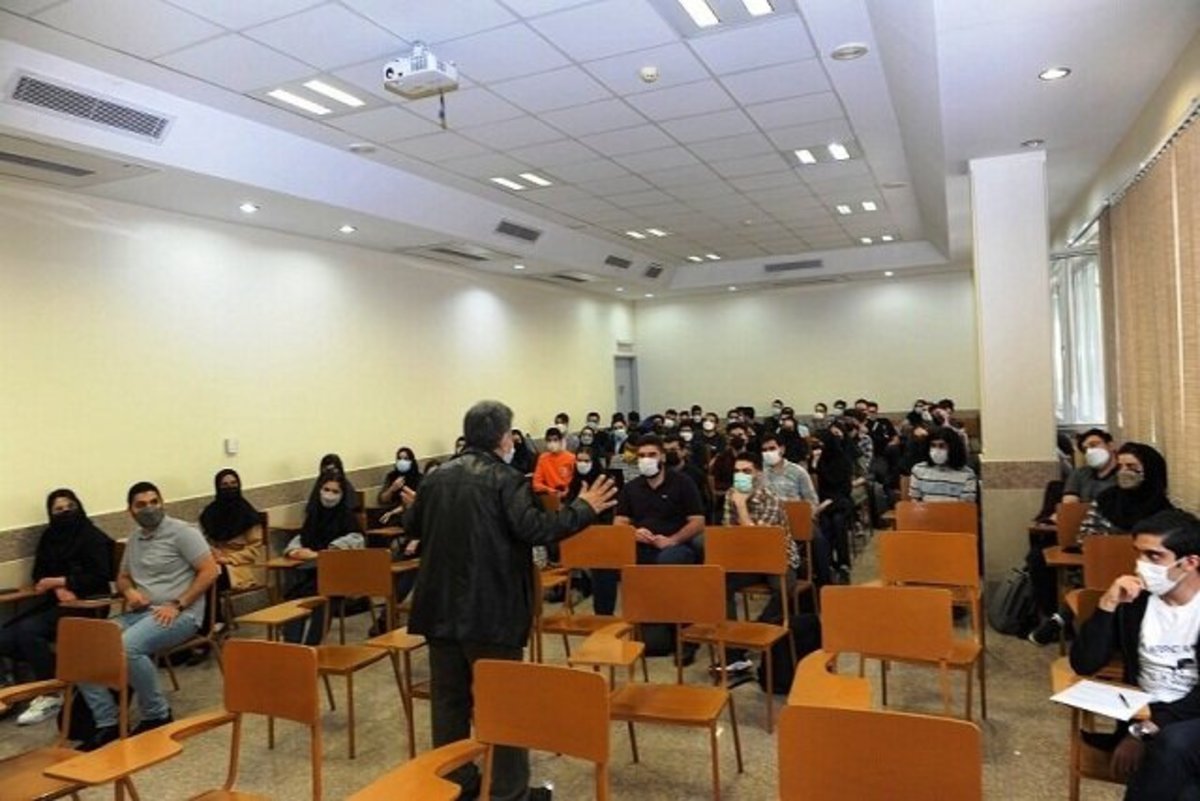افزایش حقوق اساتید و کارمندان دانشگاه آزاد اسلامی