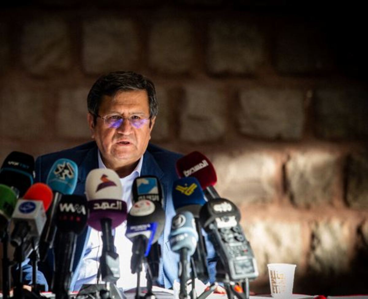 ادعای همتی درباره پایه پولی ناشی از کم‌سوادی است/ تسویه تنخواه بانک مرکزی در دولت قبل صوری بود