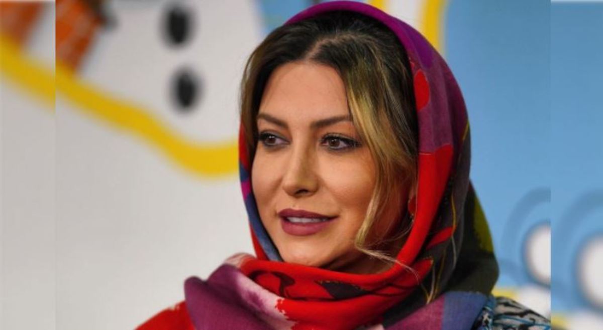 تصویری دلربا و غرق در نوری قرمز از فریبا نادری