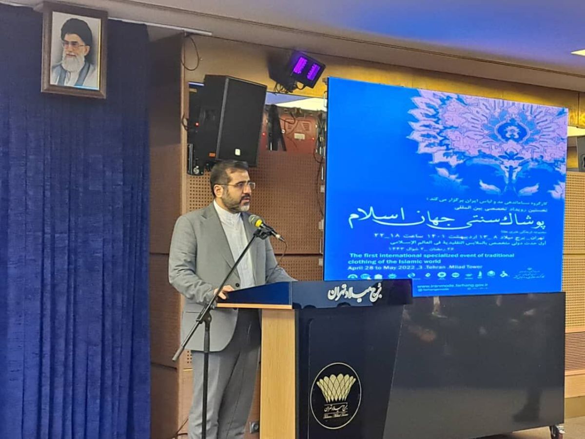 صیانت از مرز‌های عفاف در جامعه تکلیف دولت دینی است