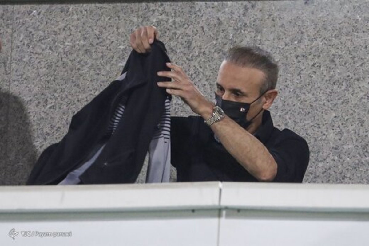 یحیی و خرید‌هایی که به نیمکت دوخته شده بودند