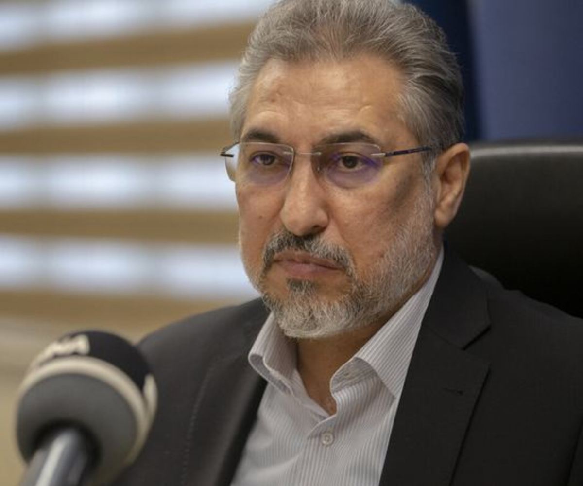 نیمی از ظرفیت داروسازی کشور خالیست/ صدور مجوز برای ۴۳۰۰ فرآورده طبیعی