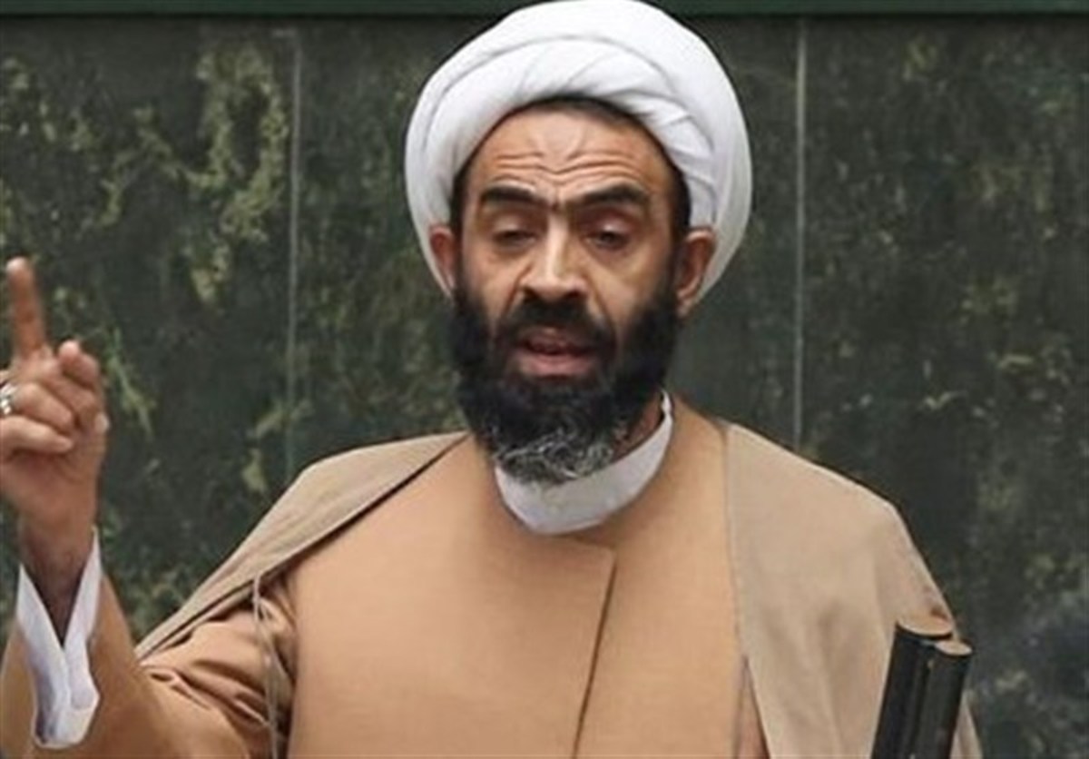 انتقاد نماینده مجلس از دانشگاه آزاد/ مگر خدا گفته هیچ شعبه‌ای از این دانشگاه نباید تعطیل شود