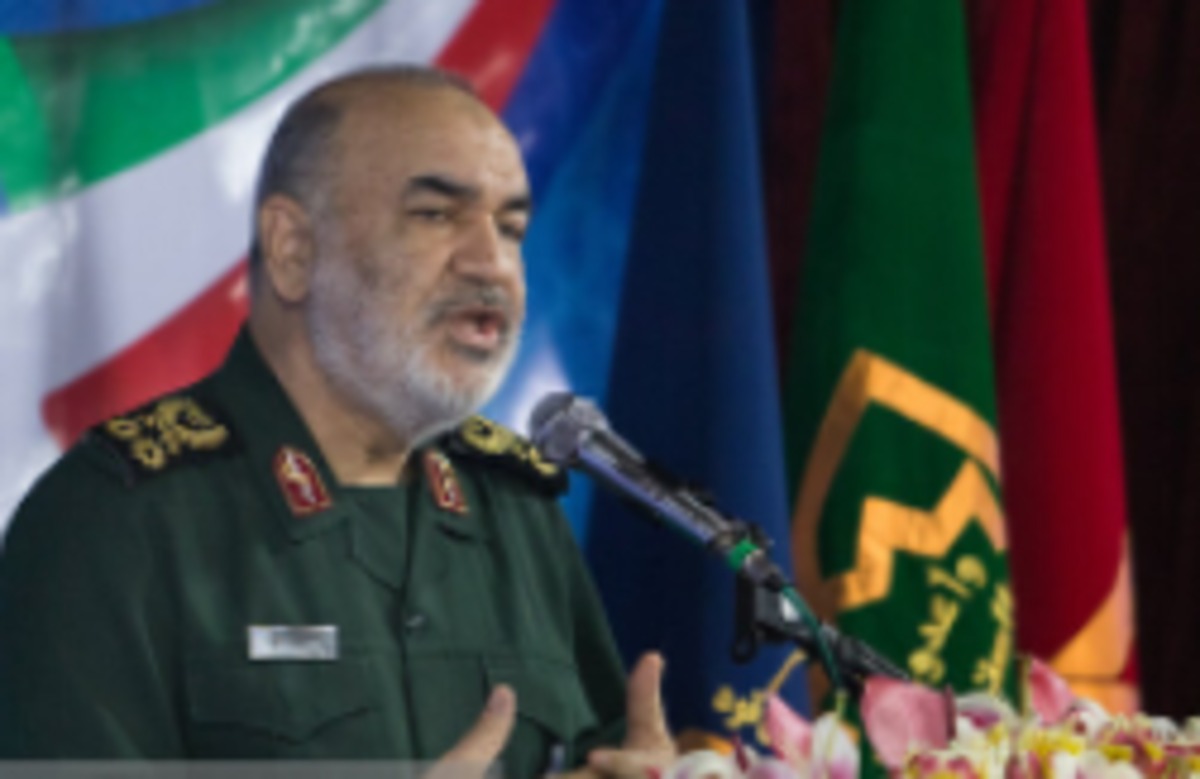 سرلشکر سلامی: فرماندهان خاطرات‌شان را به کتاب تبدیل کنند