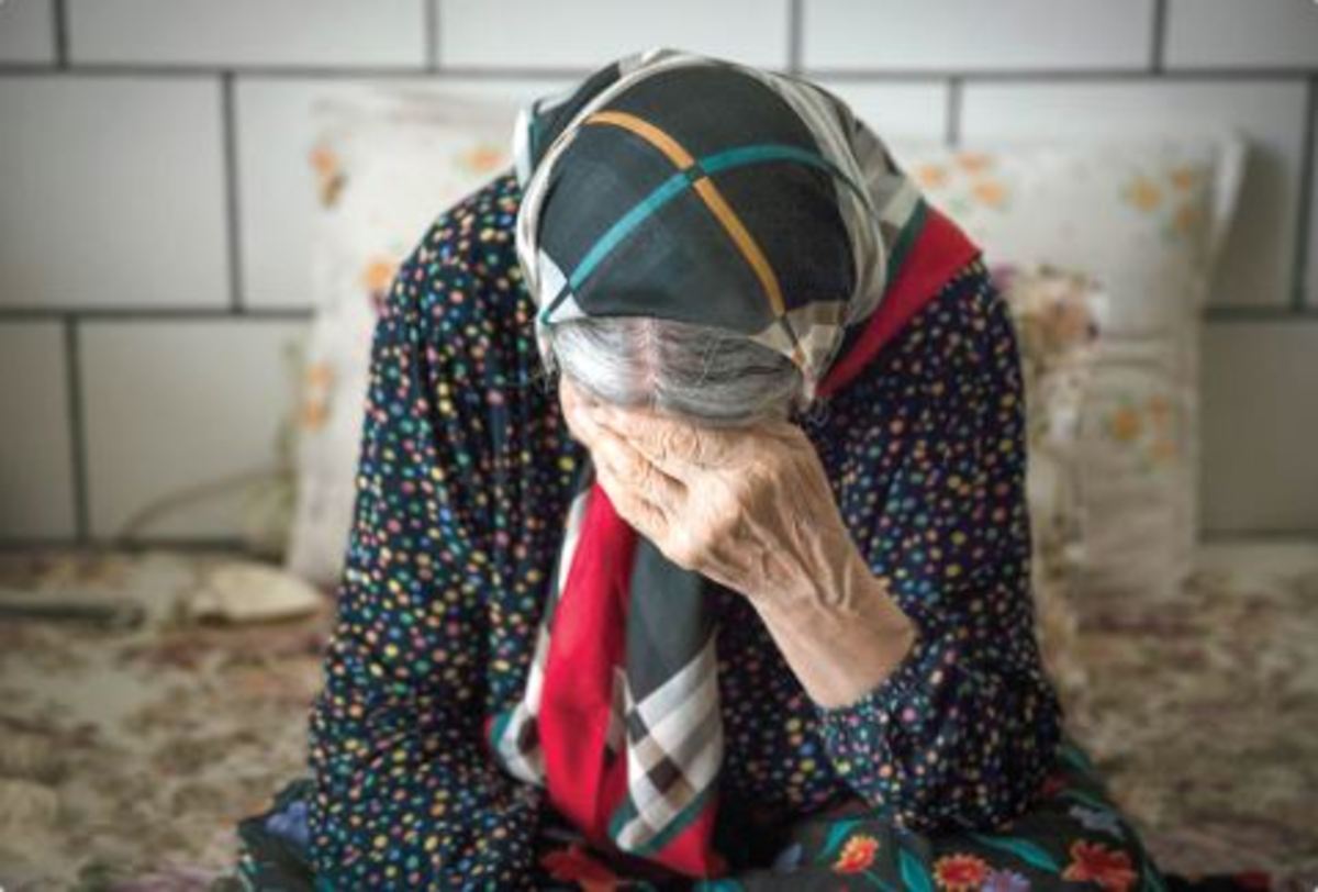 همزیستی زنان سالمند با تنهایی: ۵ توصیه اساسی